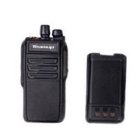 China wireless radio comunicador IP67 waterproof portable two way radio with 3800mAh battery